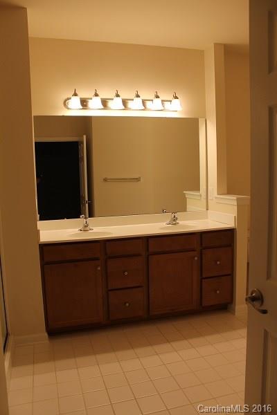 Lake Shore On Lake Wylie - Residential Lease