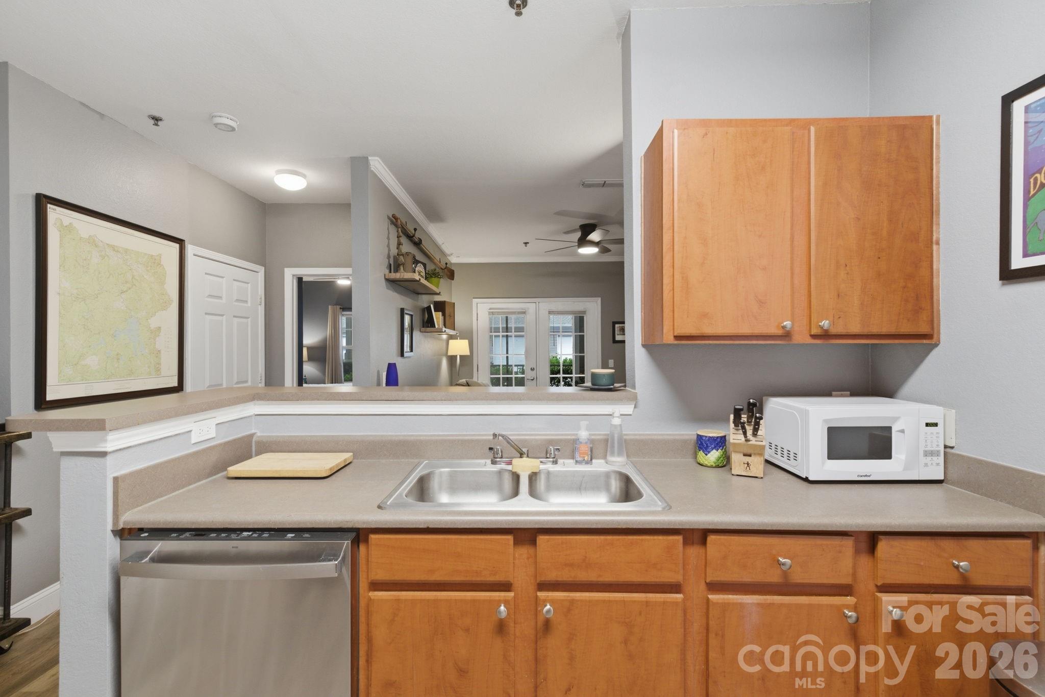 900 Vista Lake Drive 102