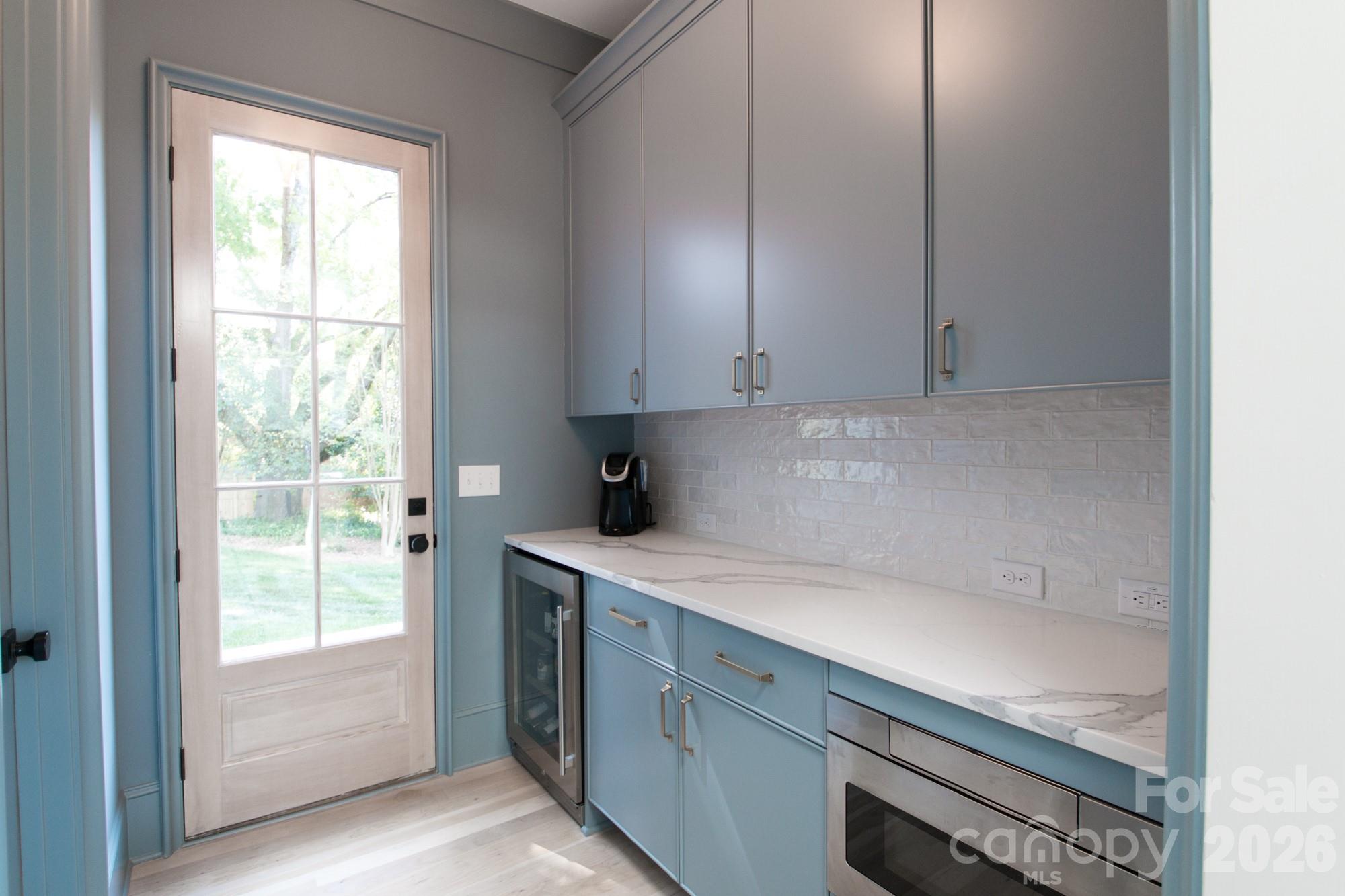 1300 Hazelhurst Avenue