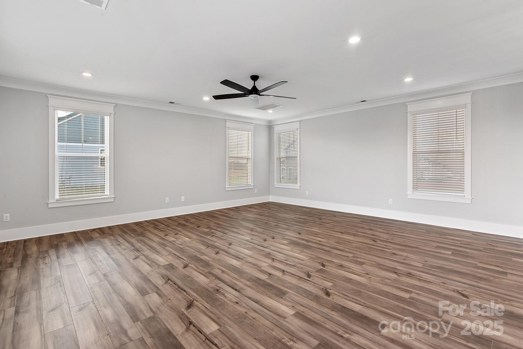 2075 Fordhill Street