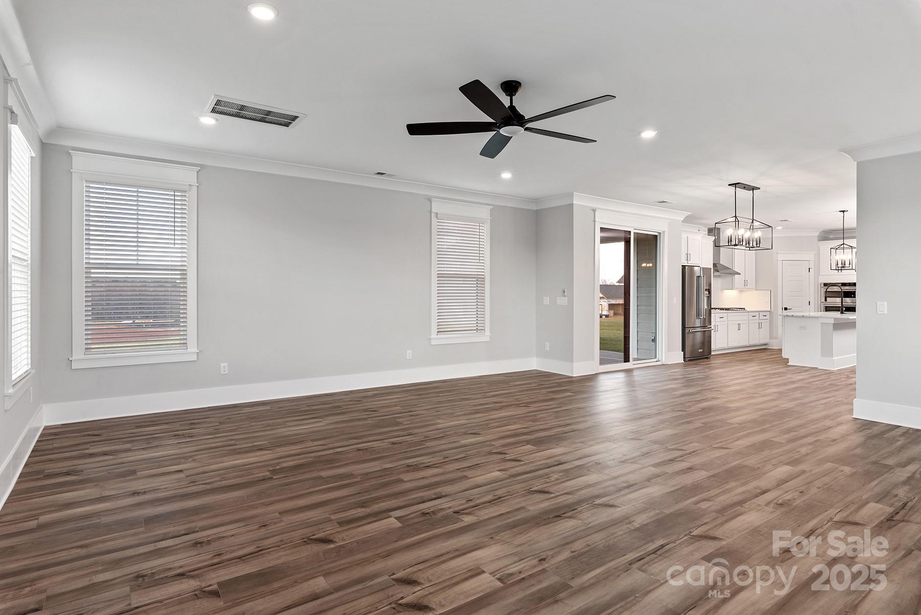 2075 Fordhill Street