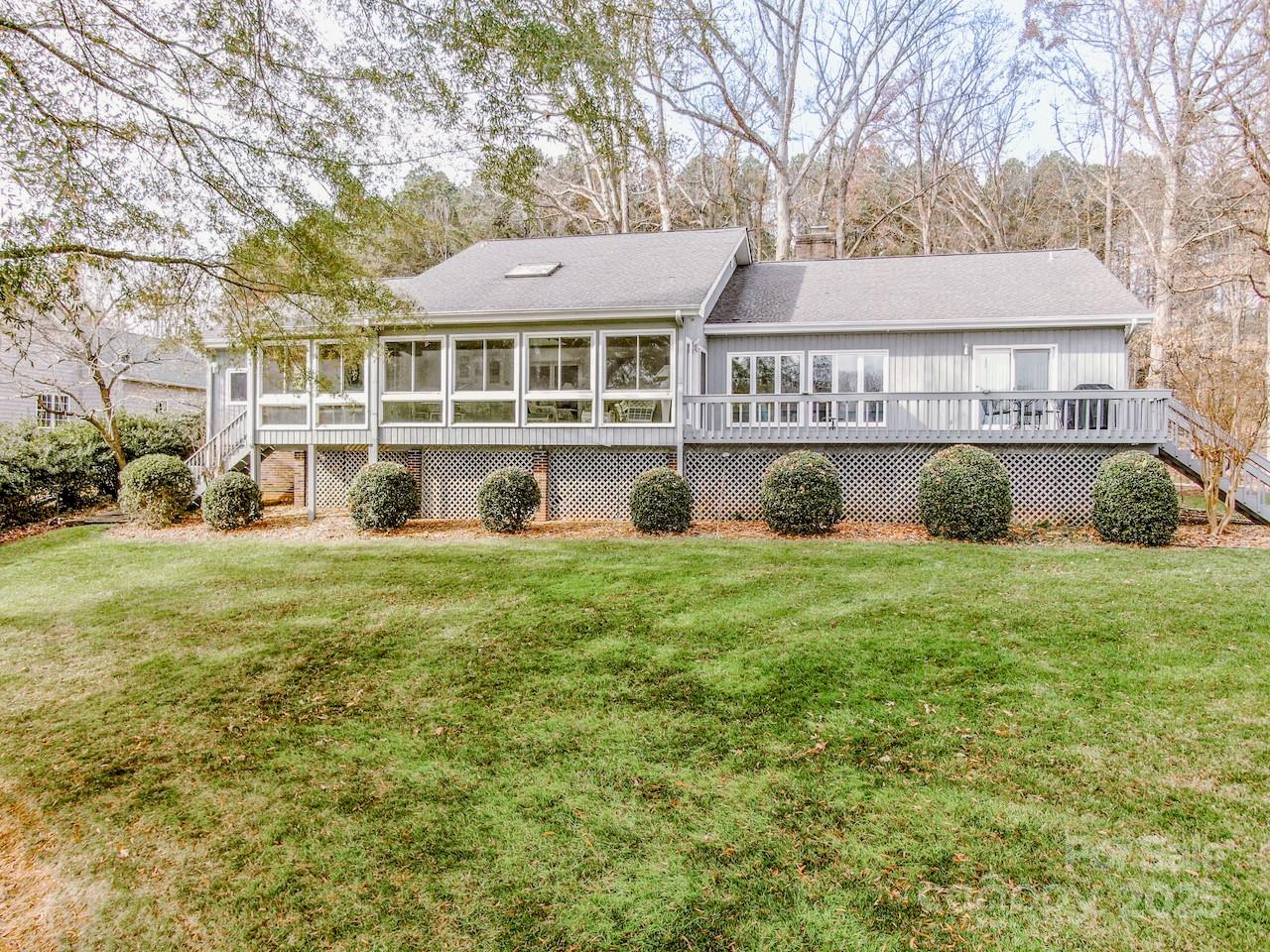 214 Lakeview Shores Loop