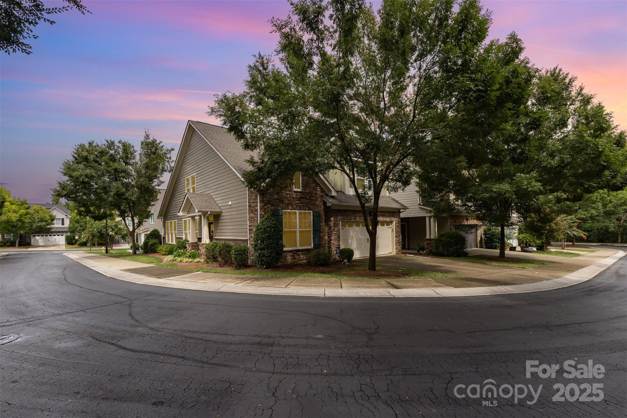 4523 Blackmuir Wood Circle