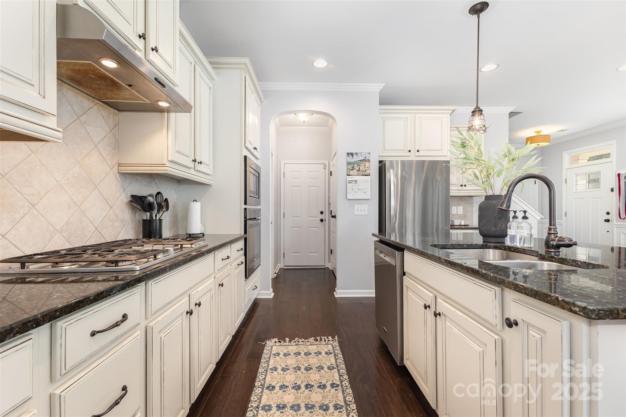 4523 Blackmuir Wood Circle