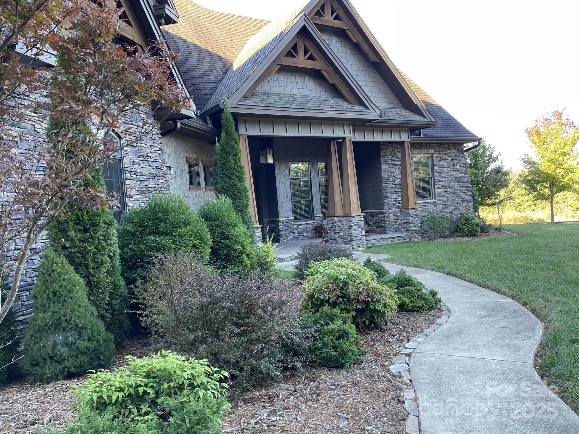 700 Bear Cliff Drive