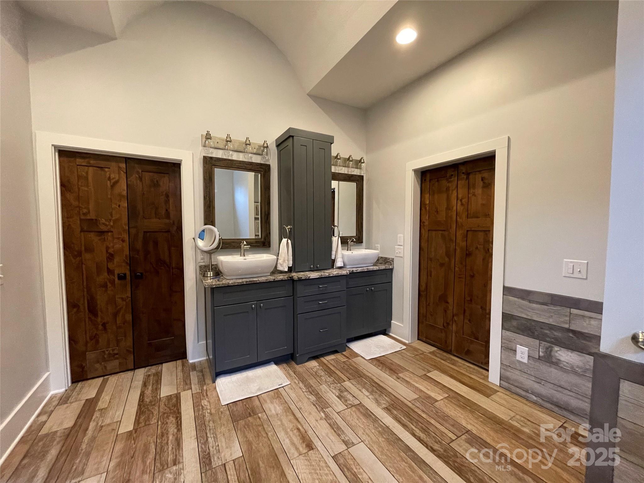 Bear Cliff - Residential