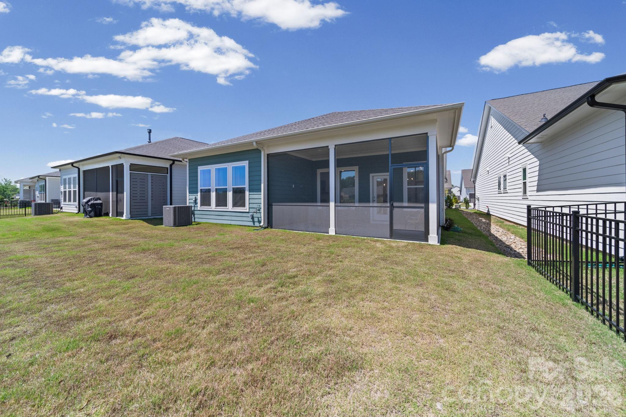 Encore At Streamside - Residential