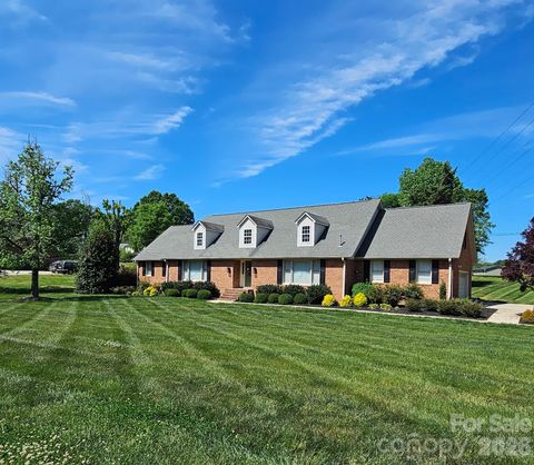 Photo of 1121 Smith Street, Albemarle, NC 28001 (MLS # 4371673)