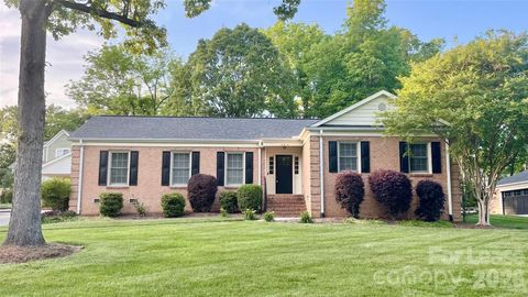 Photo of 6810 Rosemary Lane, Charlotte, NC 28210 (MLS # 4336894)