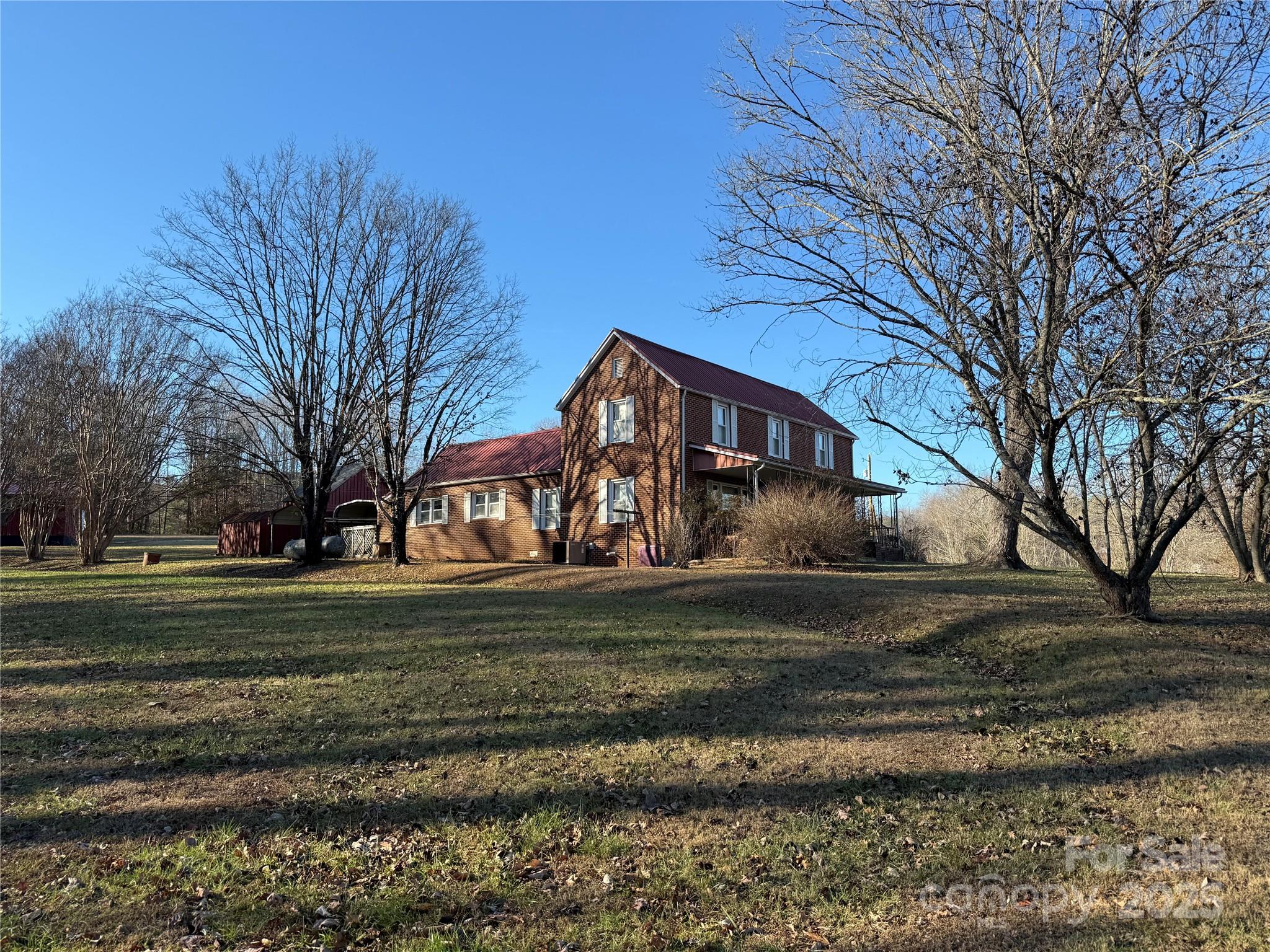 6496 US 221S Highway