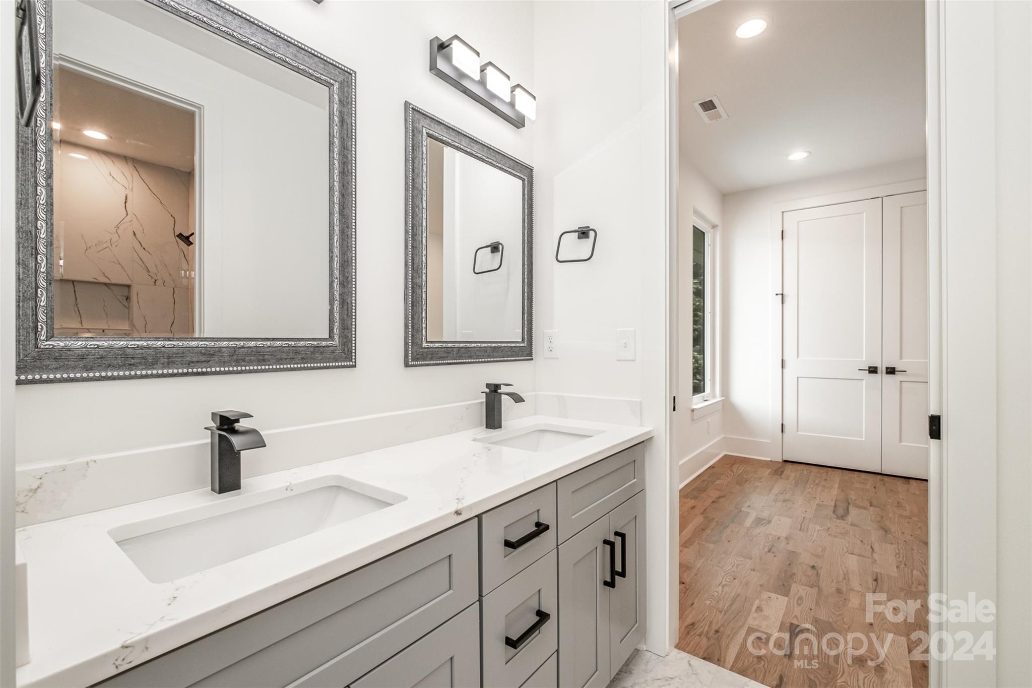 Villa Heights - Residential