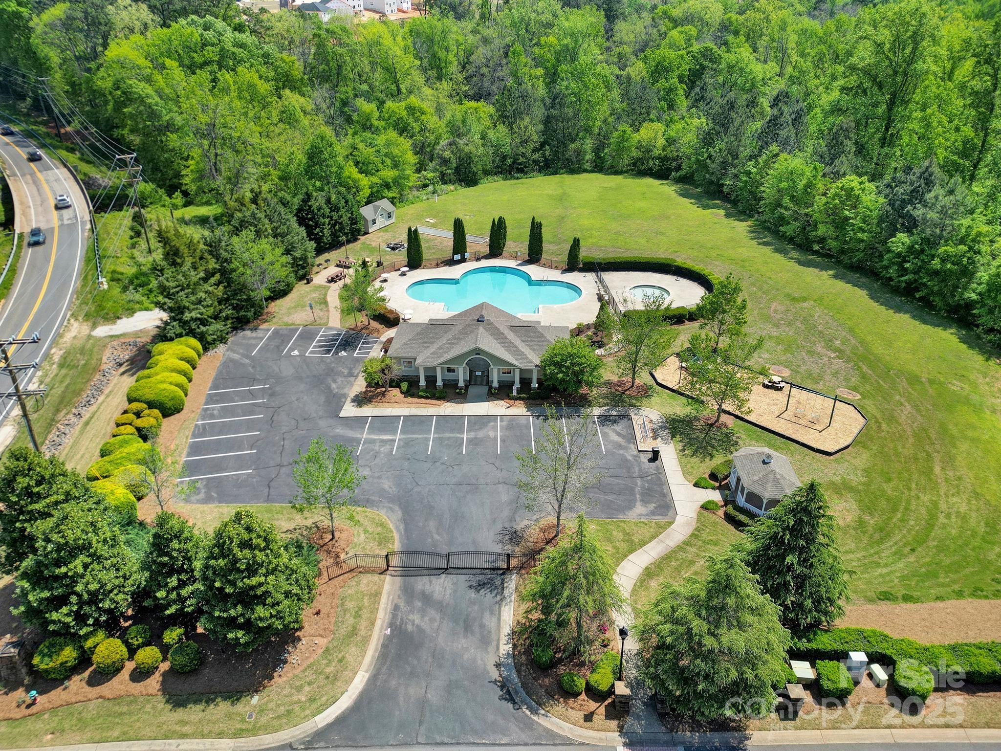 Shelly Woods - Residential