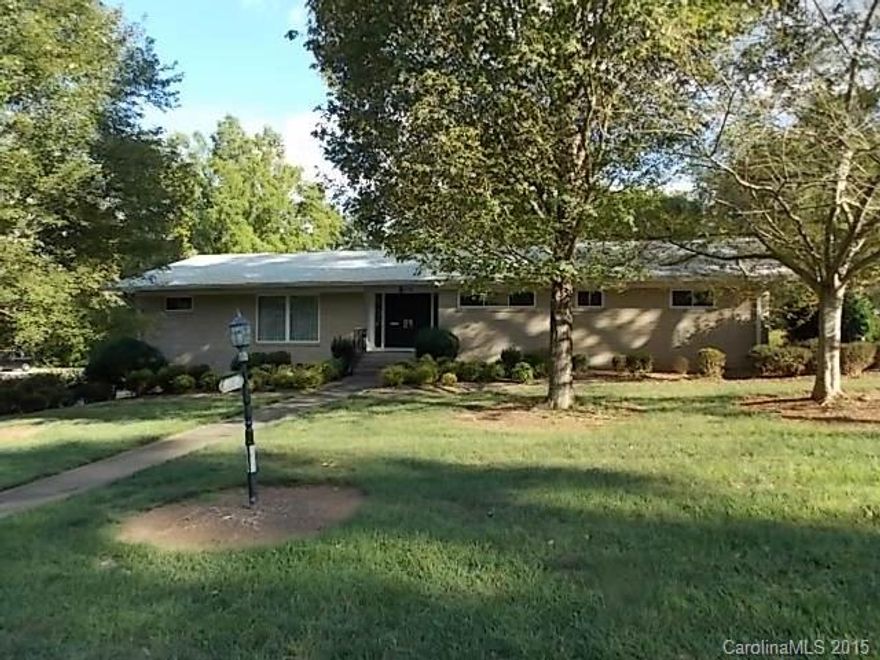 Well maintained One Owner Home! Custom built. Ranch with 3 Bedroom, 2 Baths, Formals, Den with fireplace, and huge 600+/- SF Sunroom! All appliances remain! Large unfinished basement (+/- 2000 SF) with 3 car garage! House to be sold WITH all furnishings and decorations. Listing agent is related to the seller.