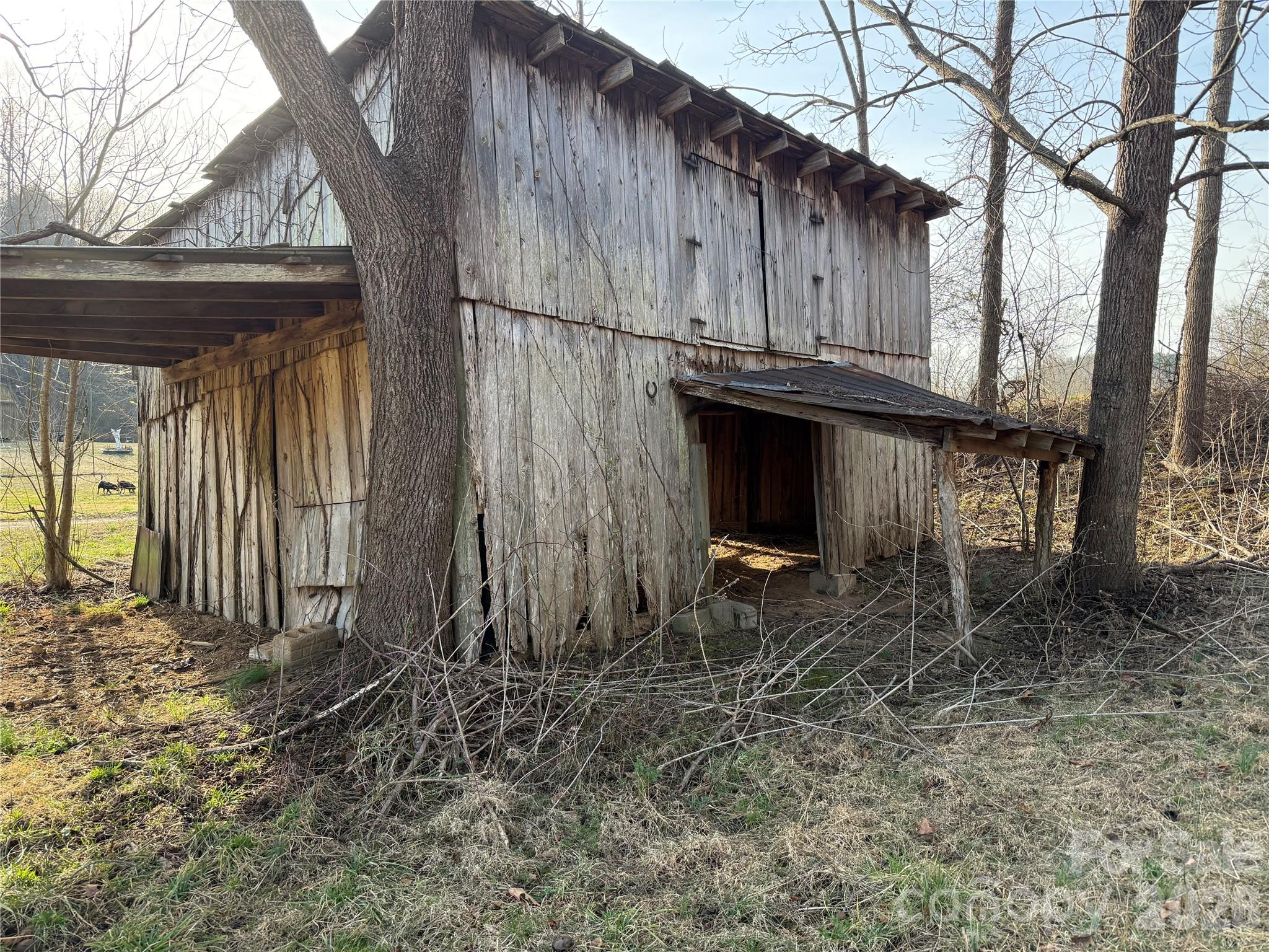 V/L US 221 Highway S