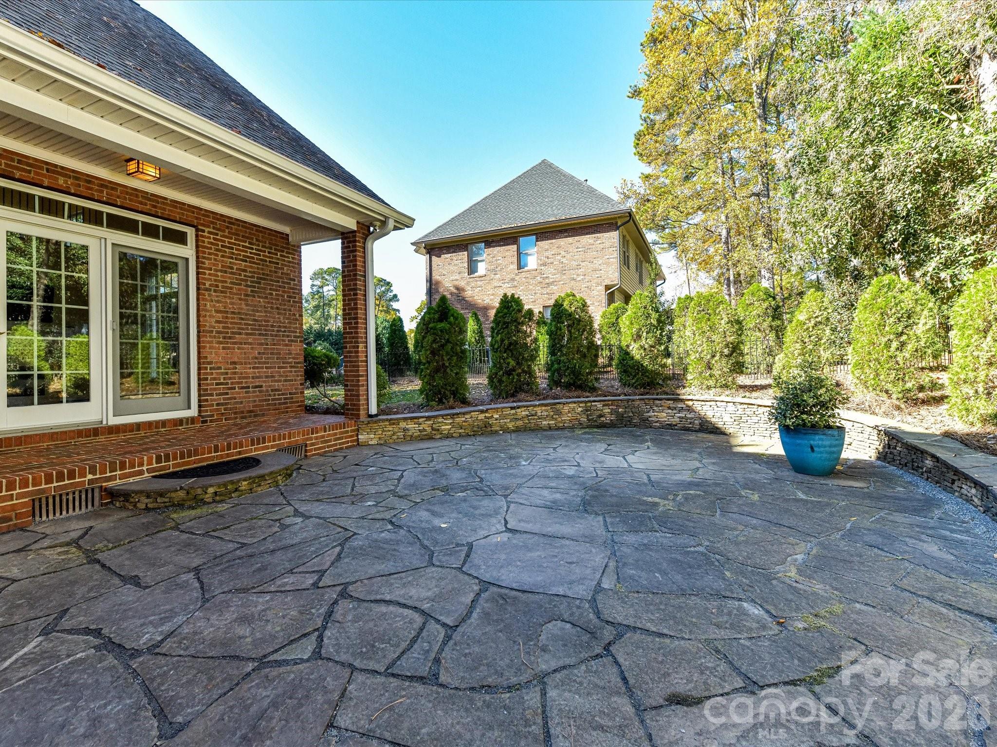 Island Forest - Residential