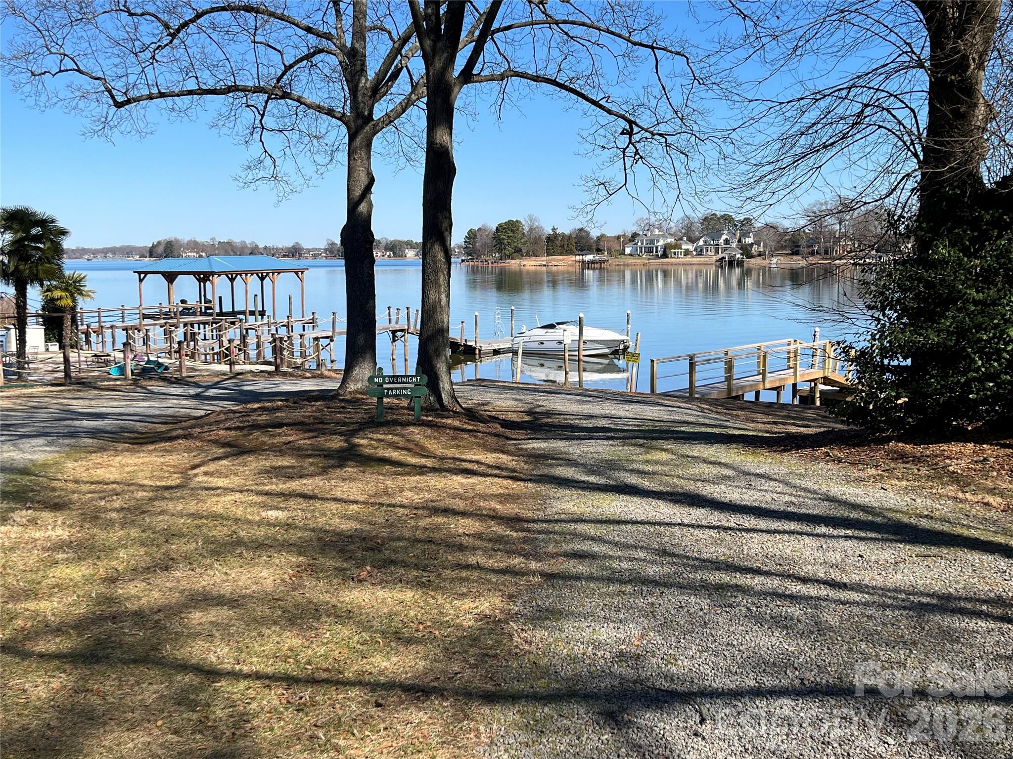 Island Forest - Residential