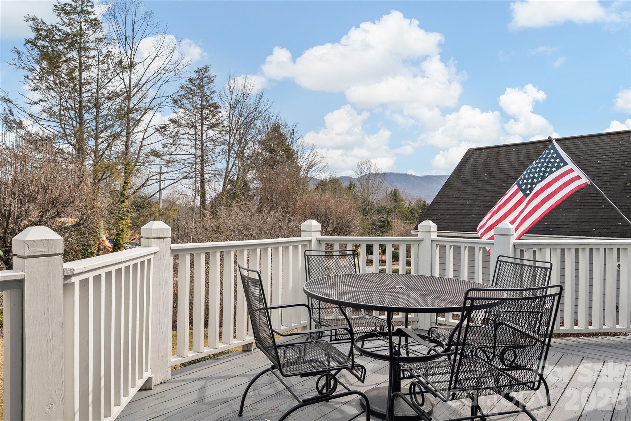 789 Eagles Nest Road