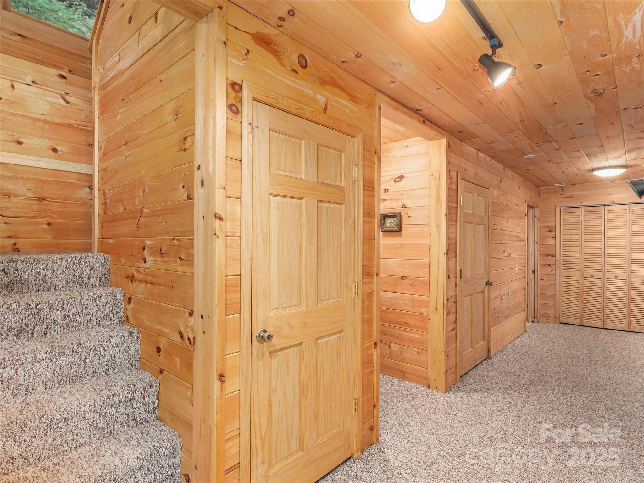 Smoky Falls - Residential