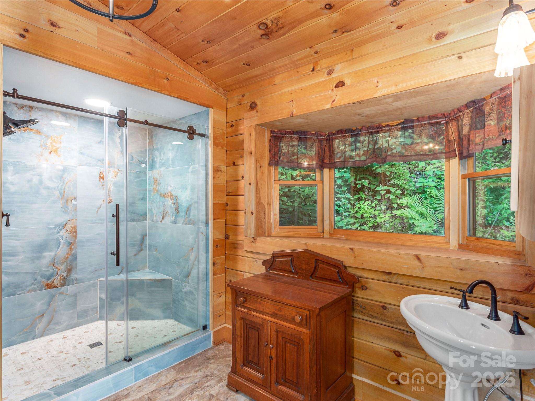 Smoky Falls - Residential