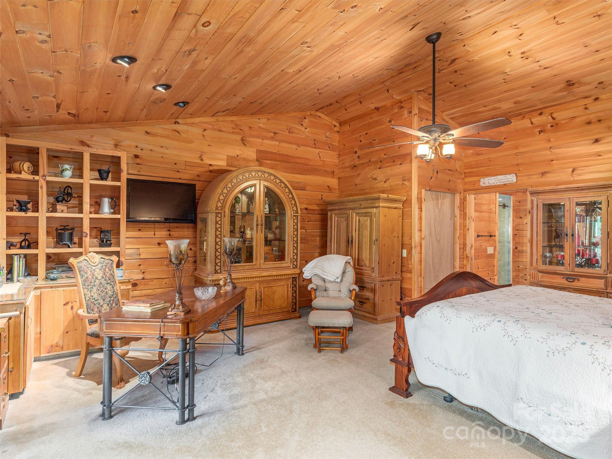 Smoky Falls - Residential