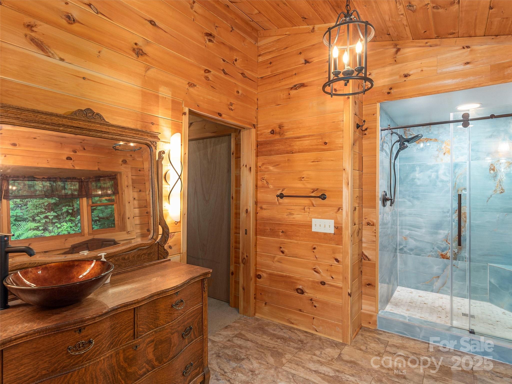 Smoky Falls - Residential