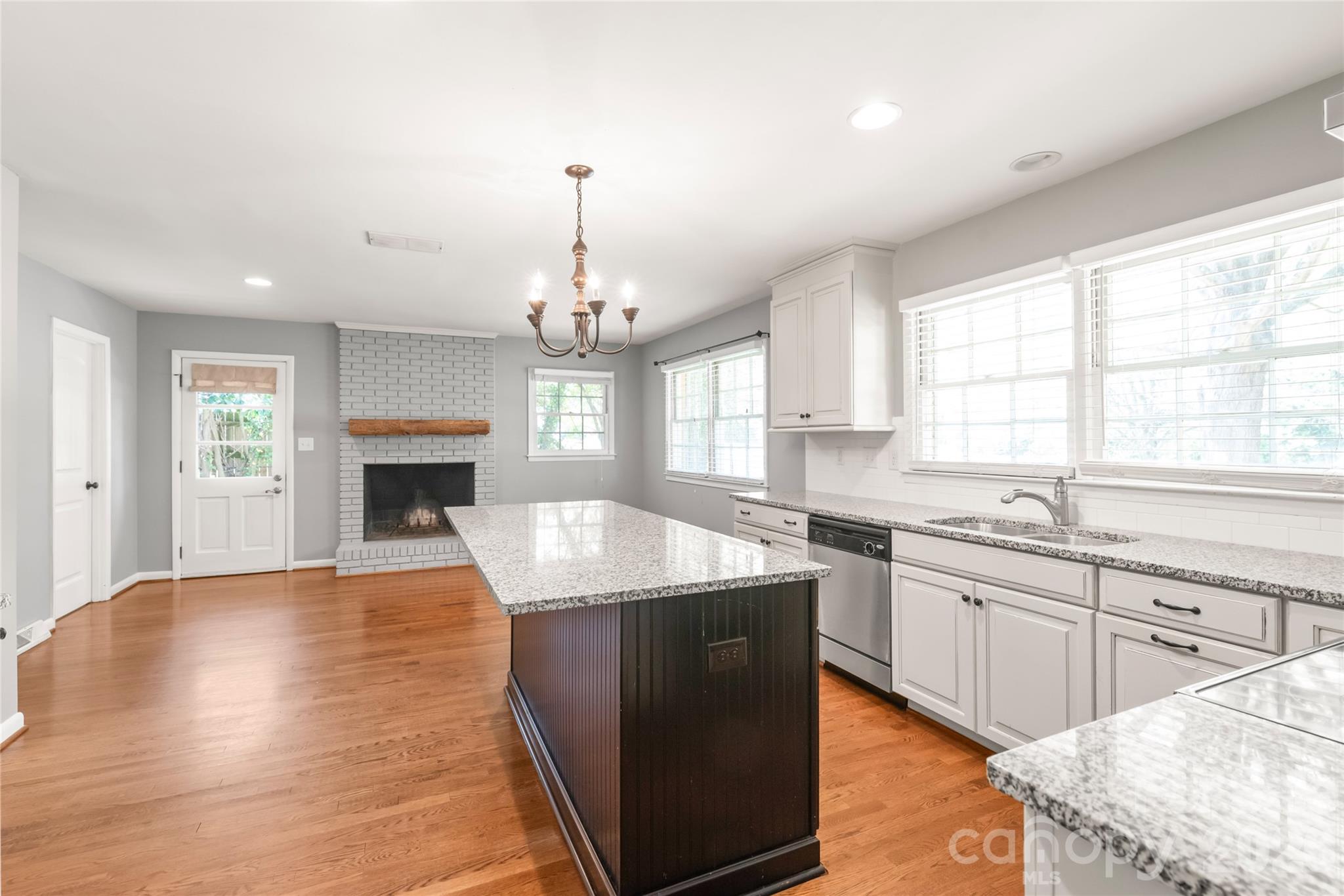 Queens Grant - Residential