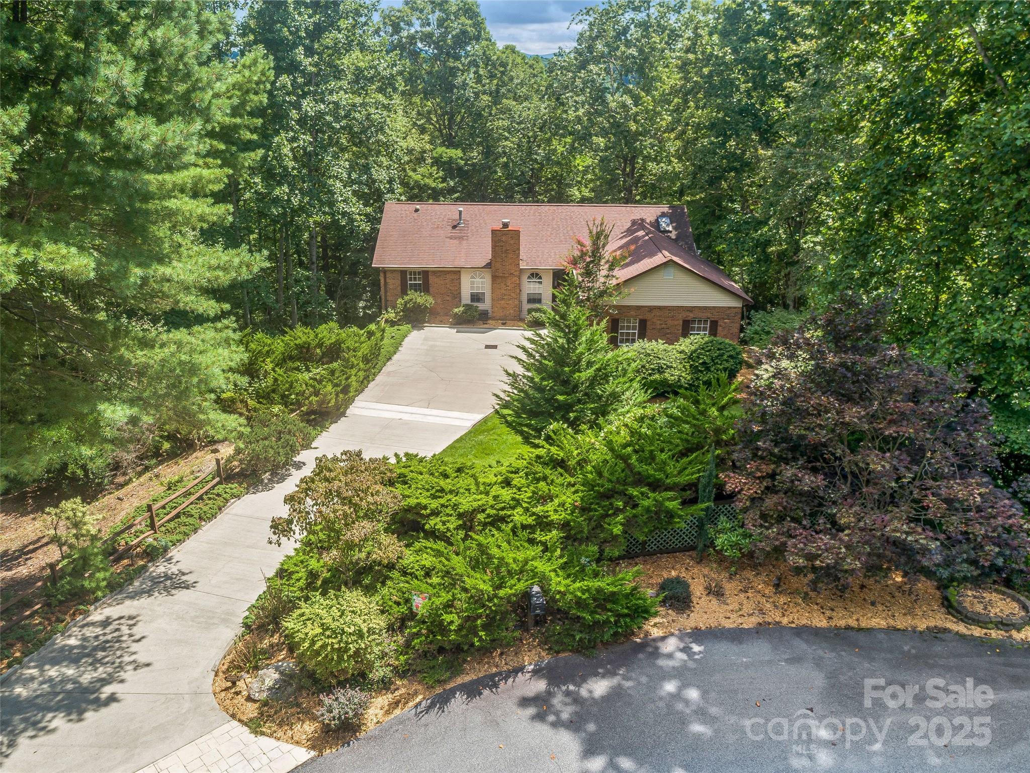 547 Hunters Glen Lane