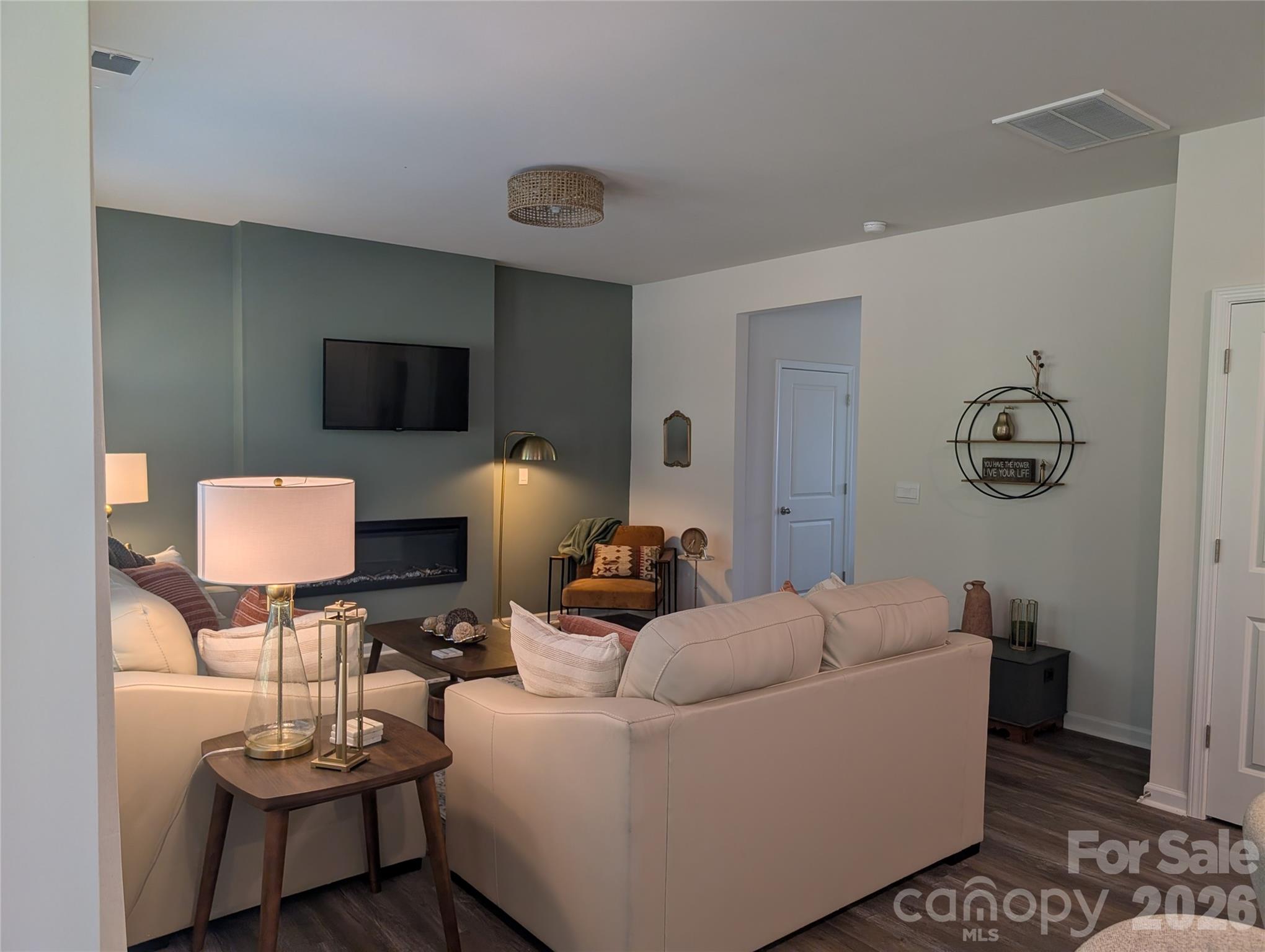 1334 37th Avenue Lane NE