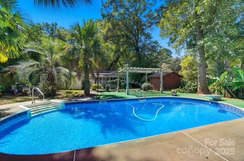 955 Hickory Nut Street Charlotte NC 28205