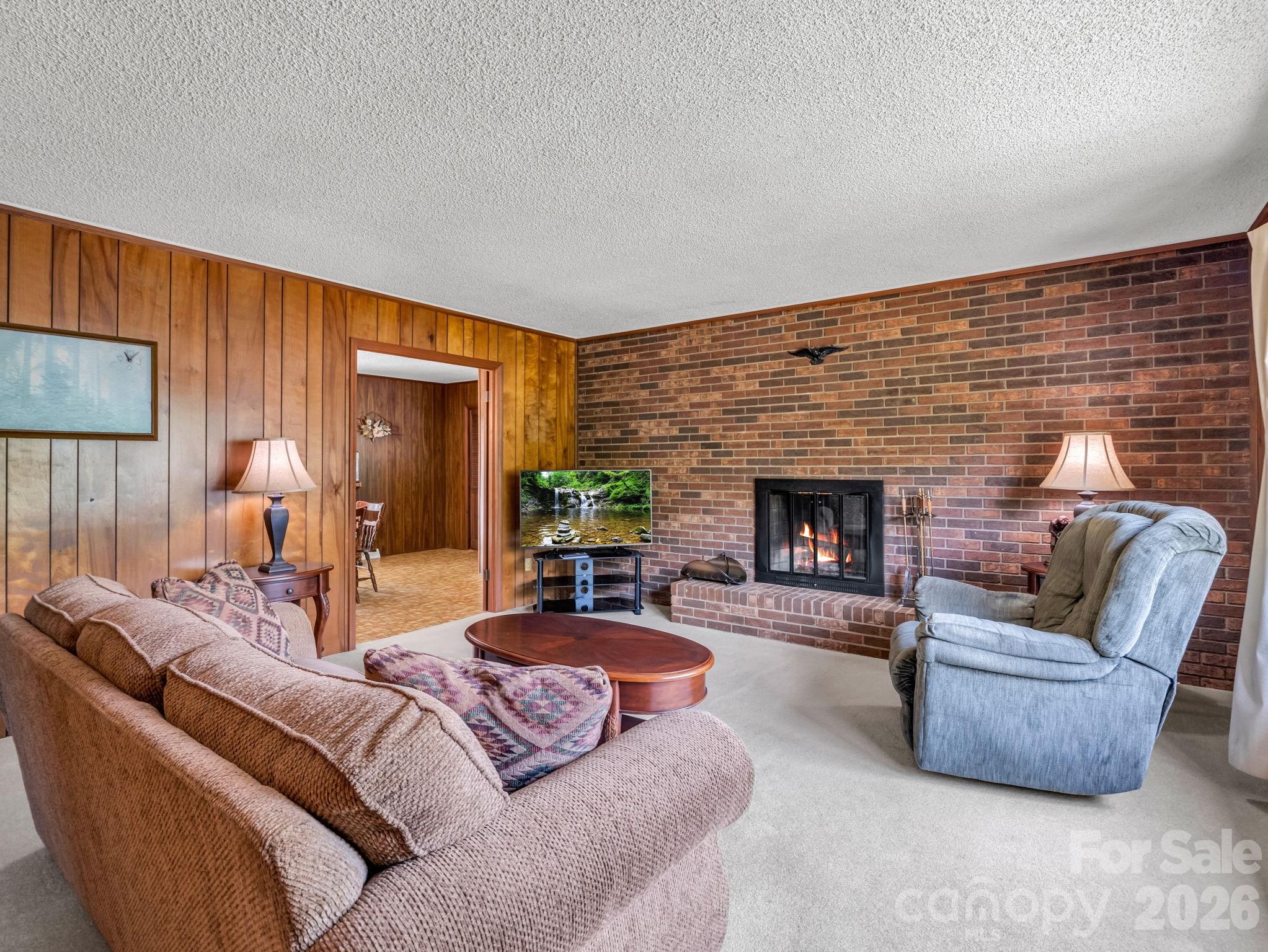121 Greenfield Lane