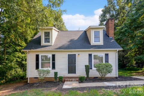 Photo of 112 Pineview Court, Statesville, NC 28379 (MLS # 4433310)