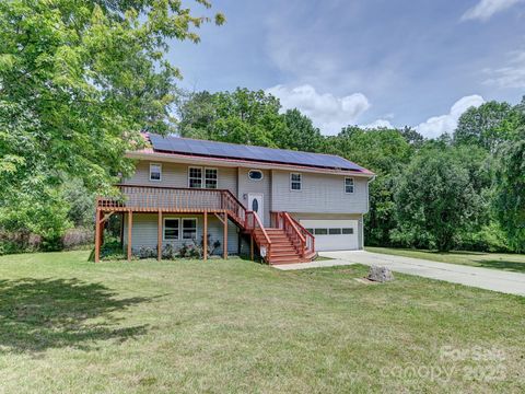 14 Spring Lake Drive Fletcher NC 28732