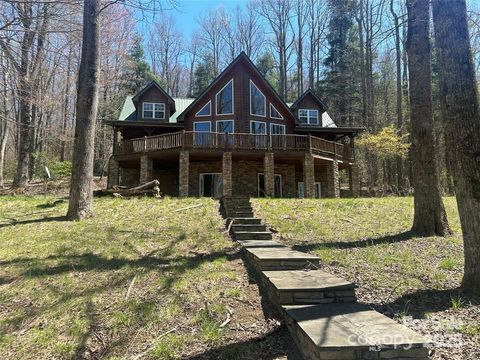 Photo of 40 Boulder Lane, Hendersonville, NC 28792 (MLS # 4300331)