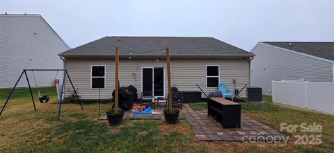 Photo of 7332 Amberly Hills Road, Charlotte, NC 28215 (MLS # 4329181)