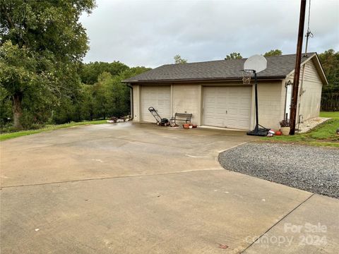 A home in Mount Airy