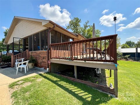 A home in Mount Airy