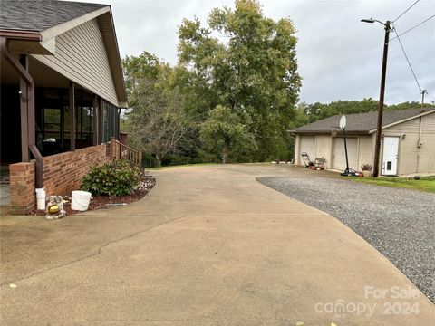 A home in Mount Airy