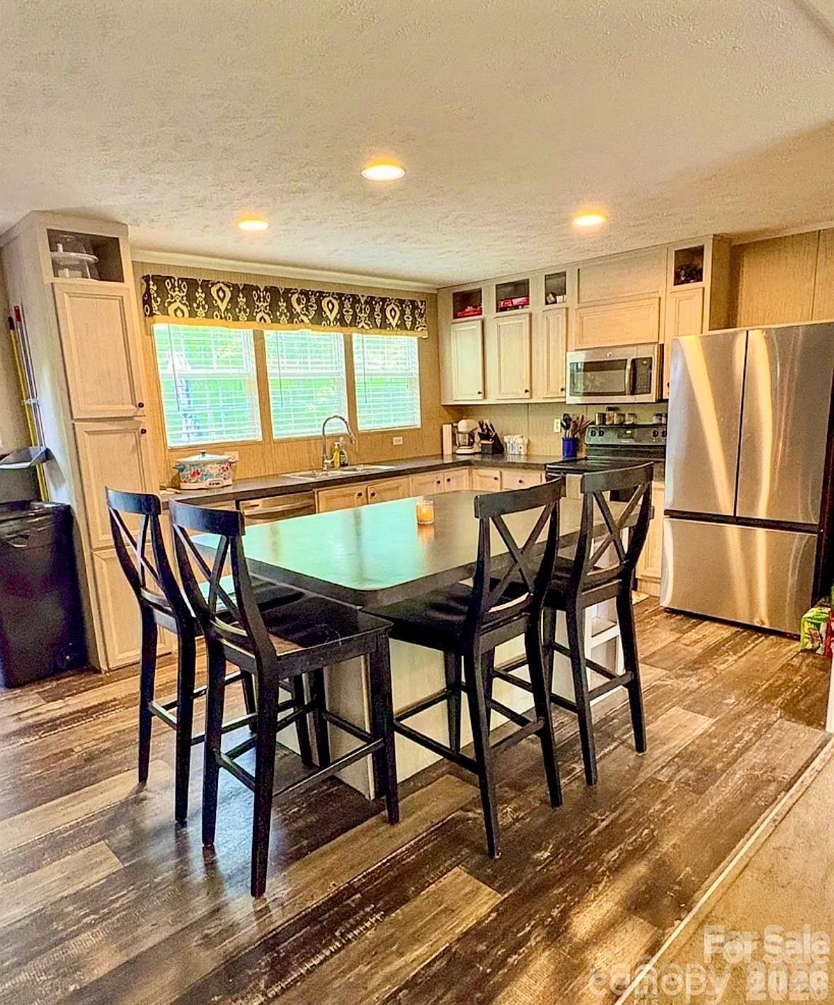 718 W Virginia Avenue