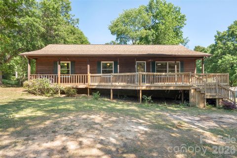 2008 Rock Springs Circle Denver NC 28037