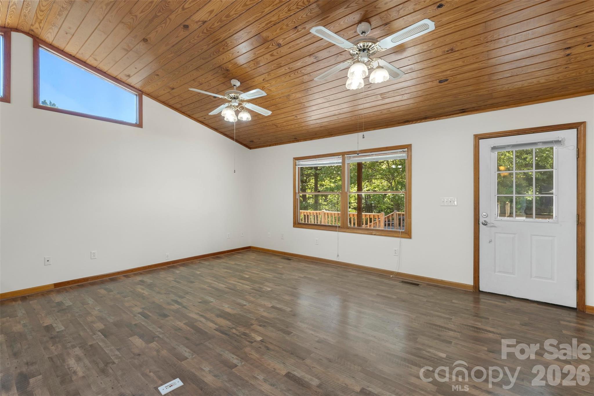 Country Valley - Residential