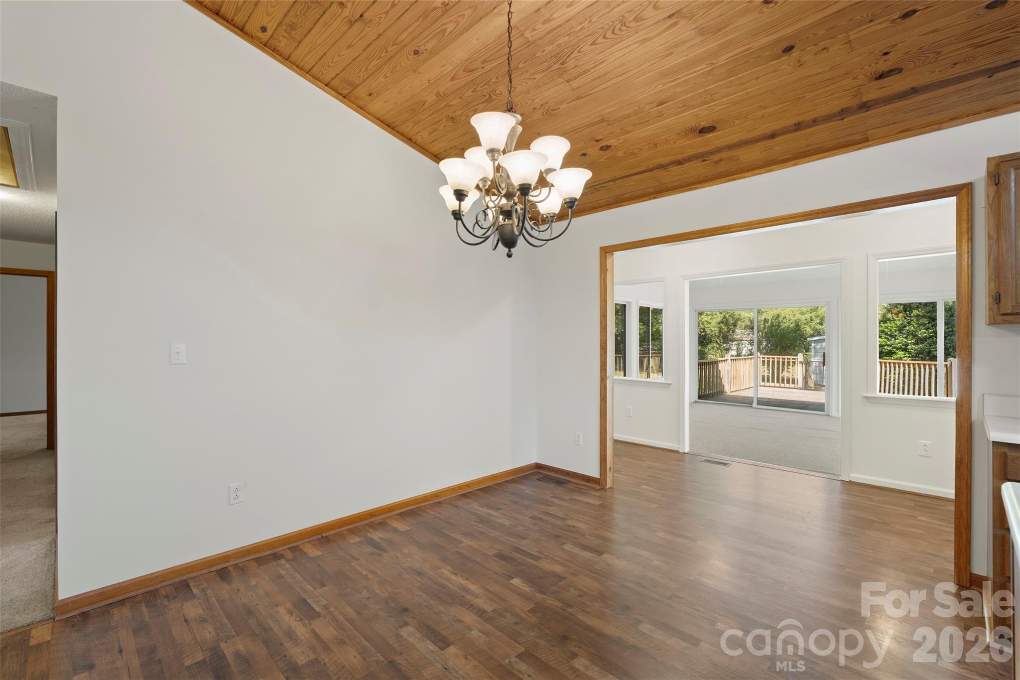 Country Valley - Residential