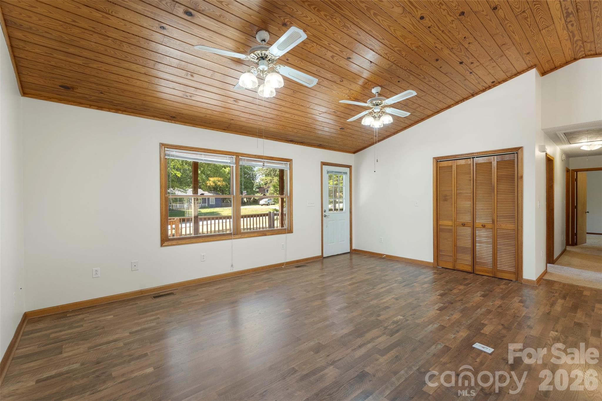 Country Valley - Residential