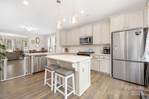 2817 Shamrock Drive Charlotte NC 28205