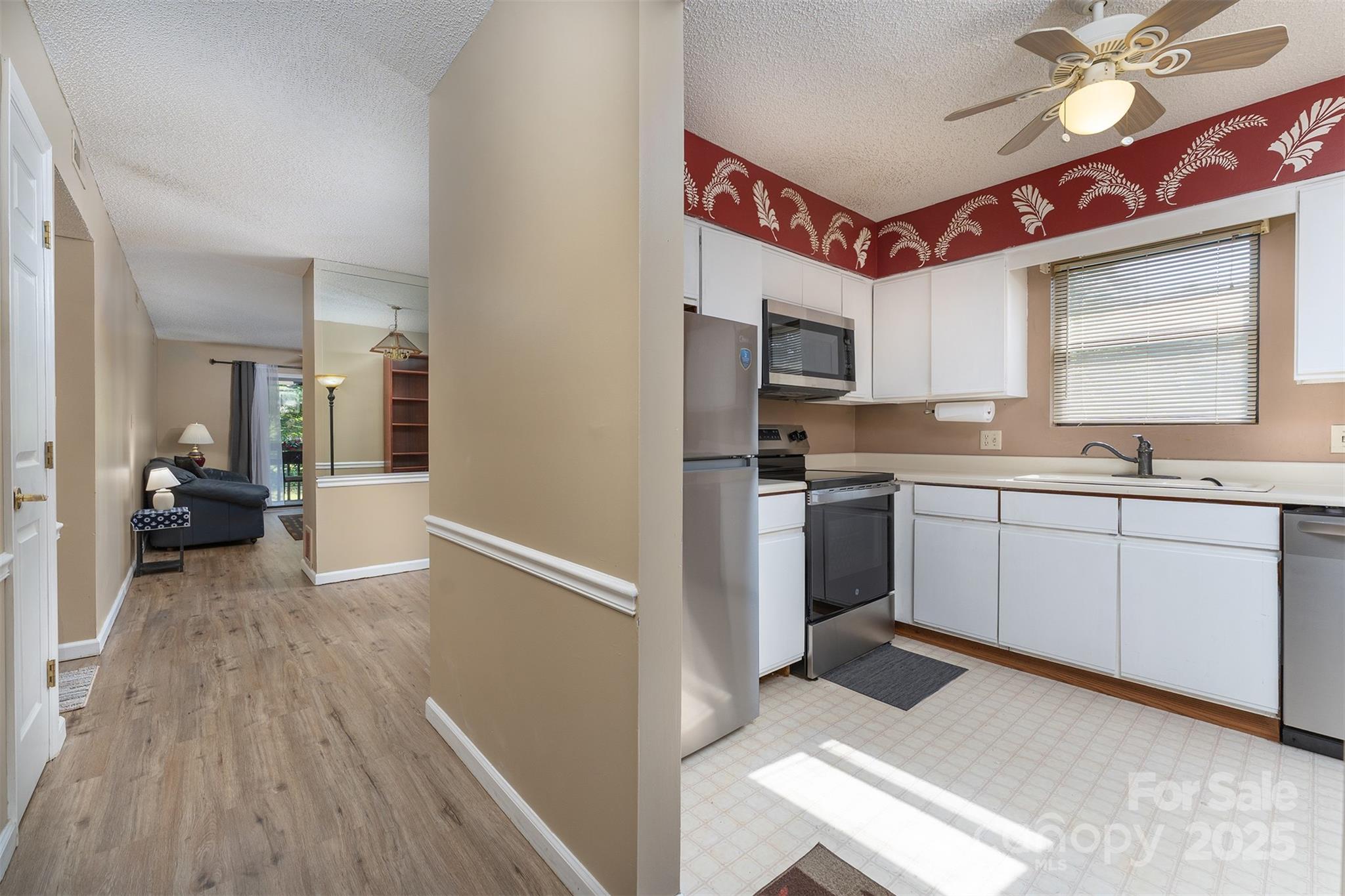 806 Abbey Circle