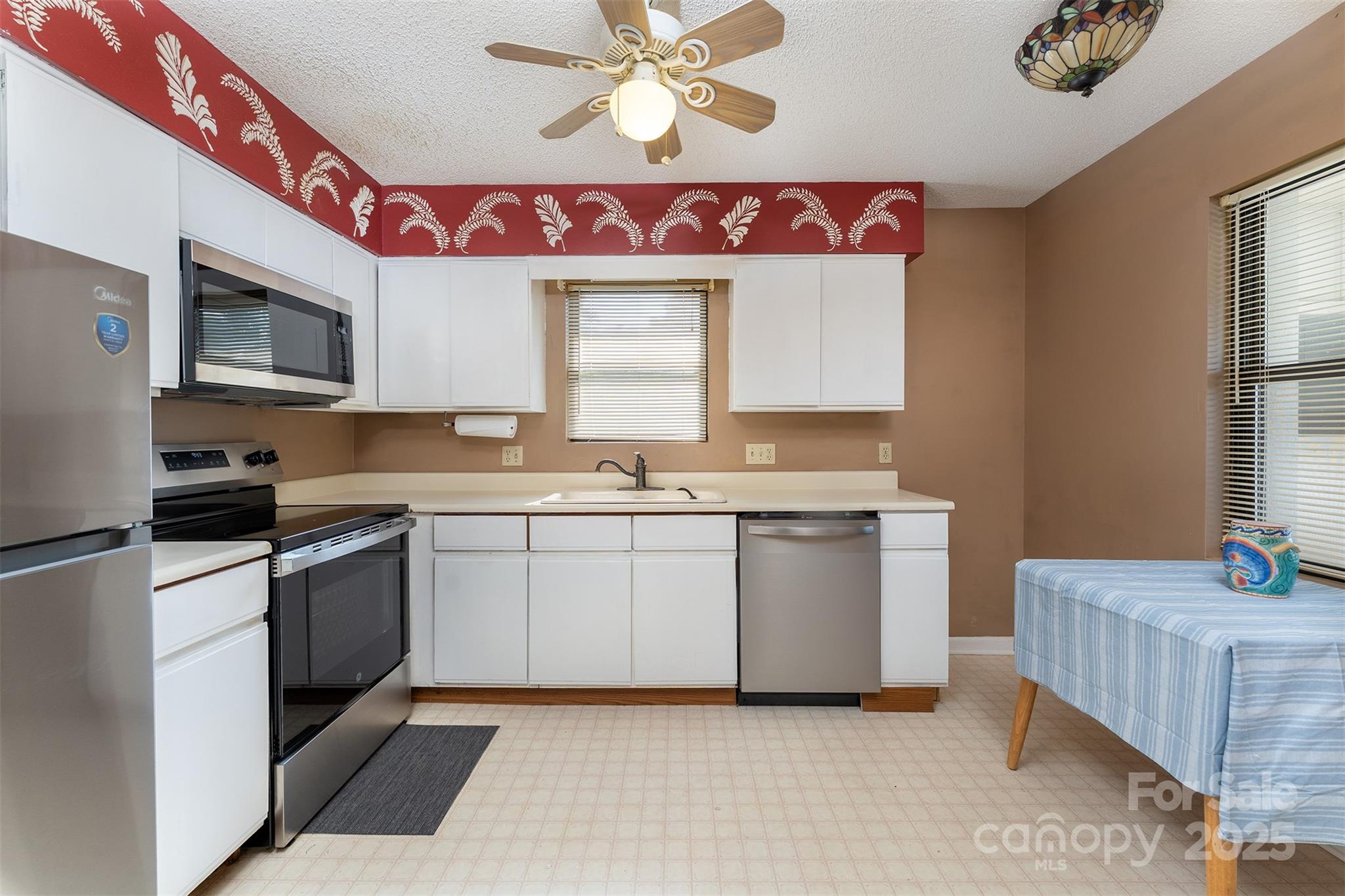 806 Abbey Circle