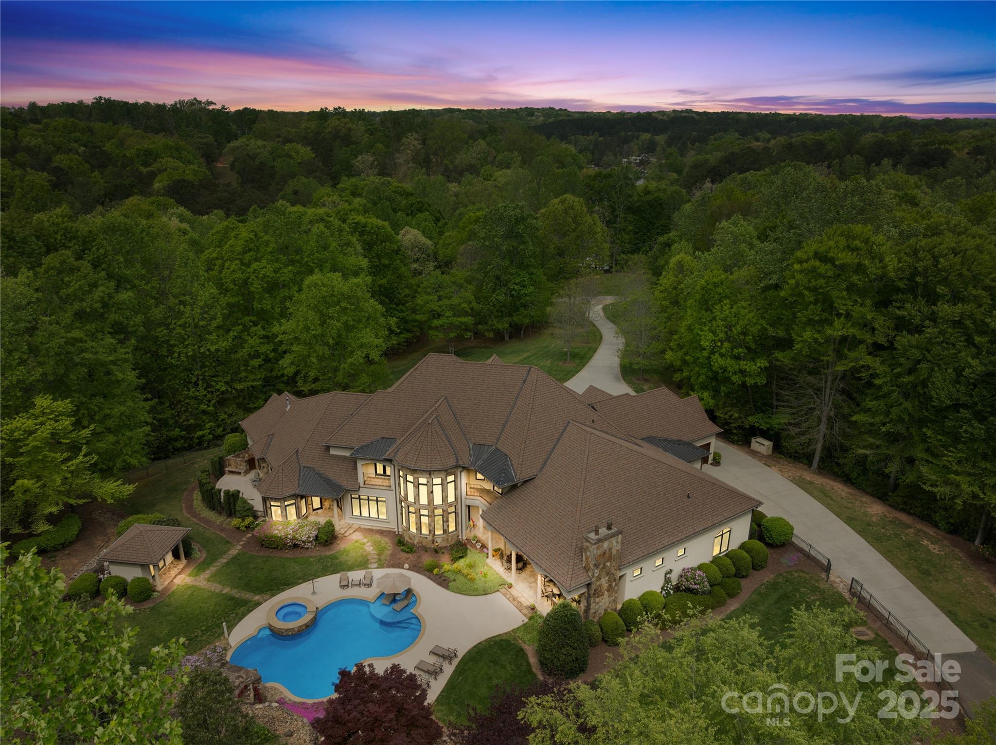 8451 Ridgewood Road