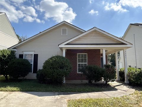 Photo of 3335 Alderknoll Court, Charlotte, NC 28216 (MLS # 4328023)