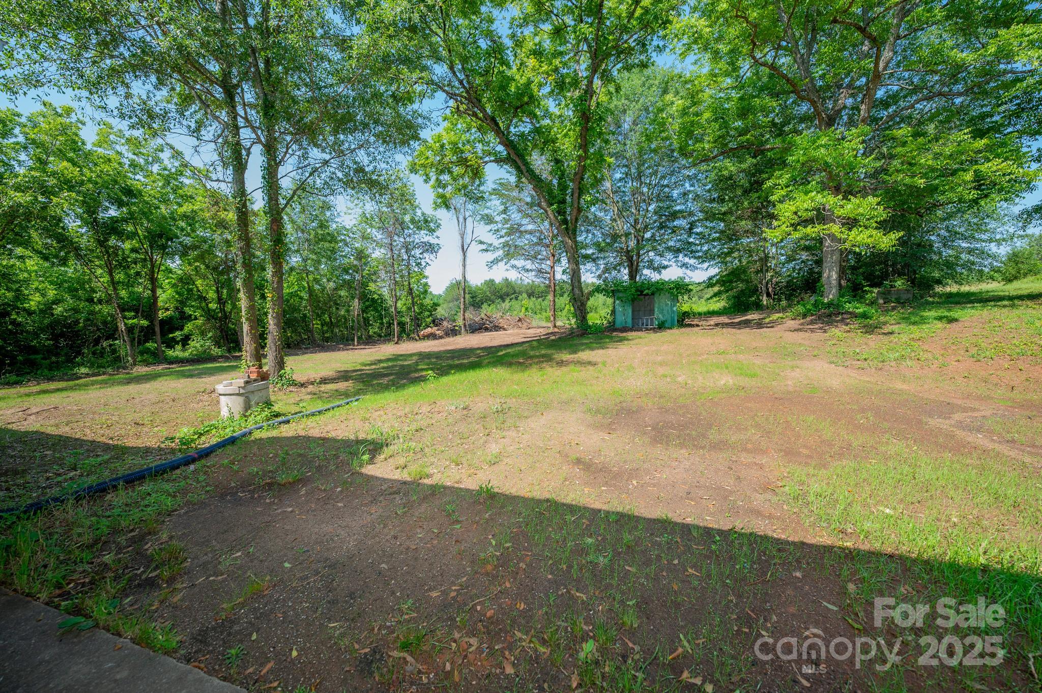 1564 Oakland Road