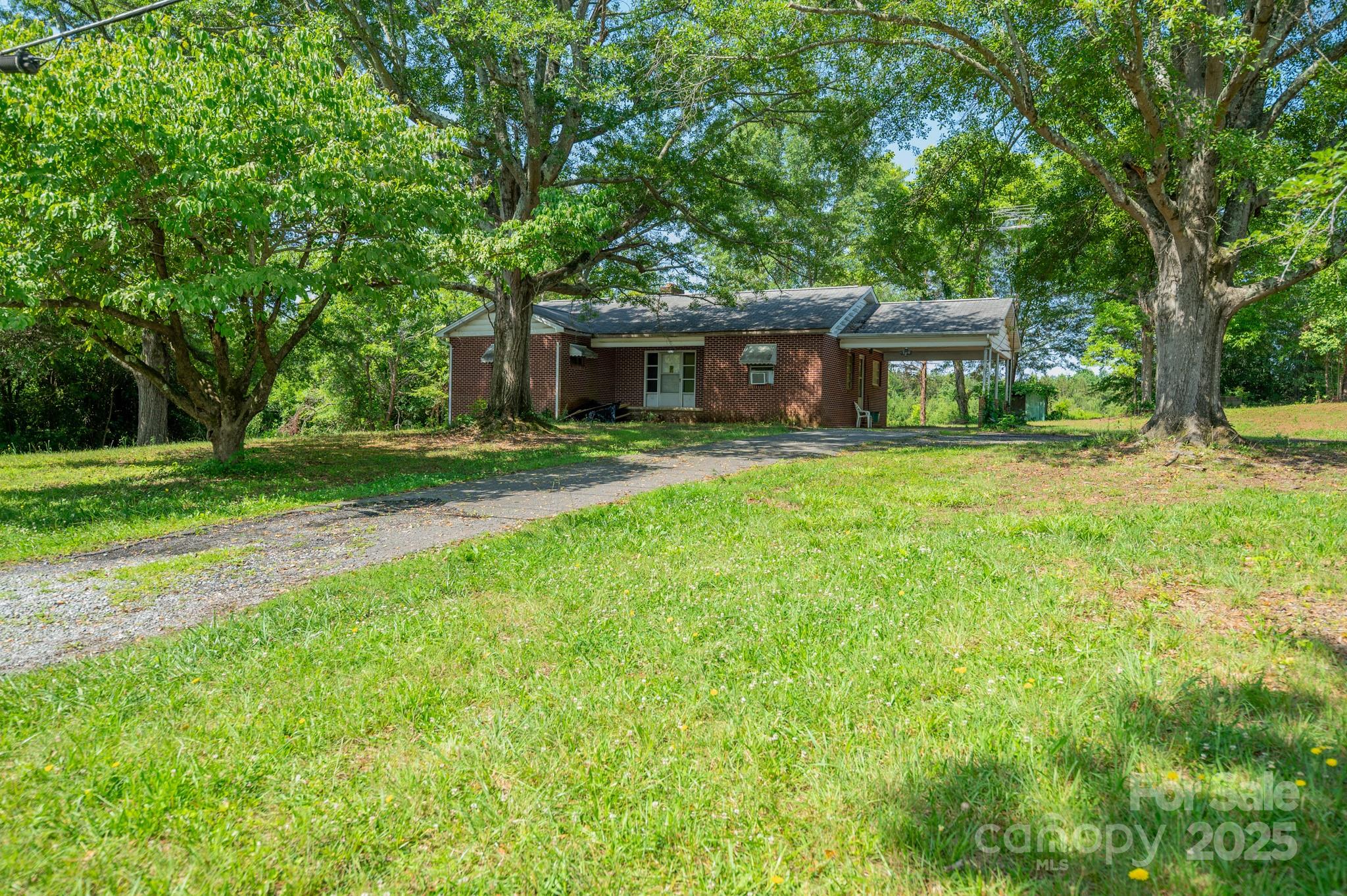 1564 Oakland Road