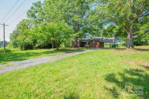 Photo for 1564 Oakland Road